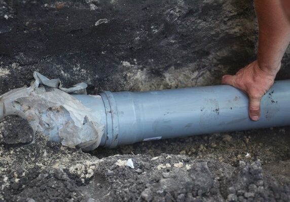 underground pvc sewer pipe installation